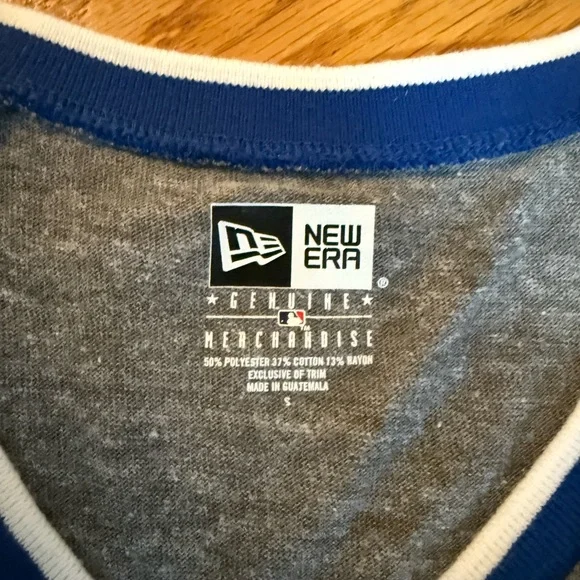 Hey Chicago! Go Cubs Go! New Era Gray V-Neck women’s Tee with Red and Blue Logo - Picture 2 of 2